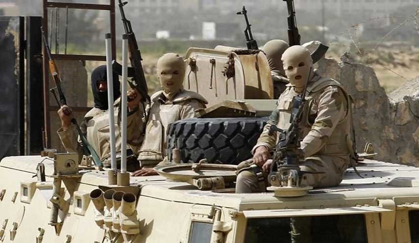 مقتل 8 جنود مصريين في هجوم على حاجز امني في سيناء