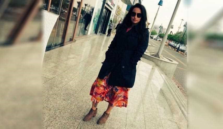 فتاة سعودية تتحدى المطاوعة وتخرج سافرة في الرياض +صورة