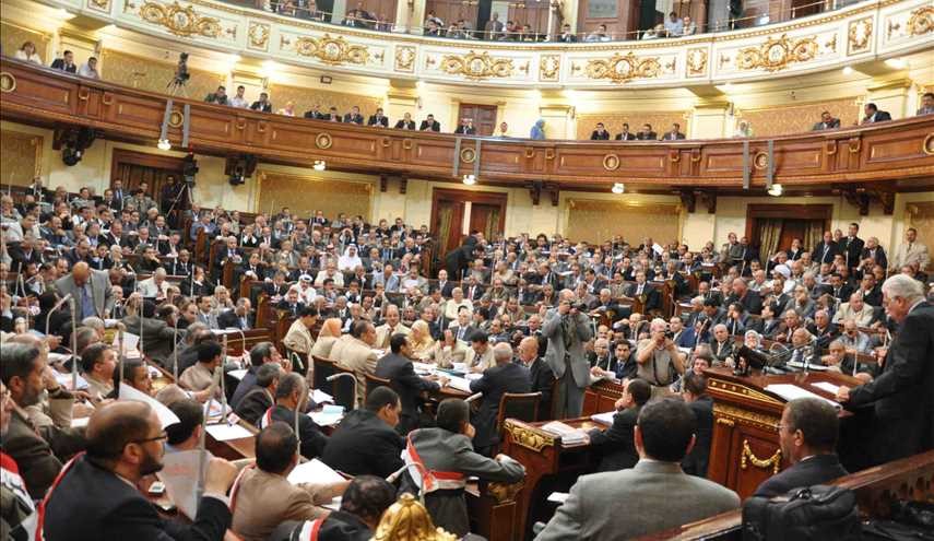 البرلمان المصري يحذف عقوبتي الحبس والغرامة من مشروع قانون الصحافة والإعلام