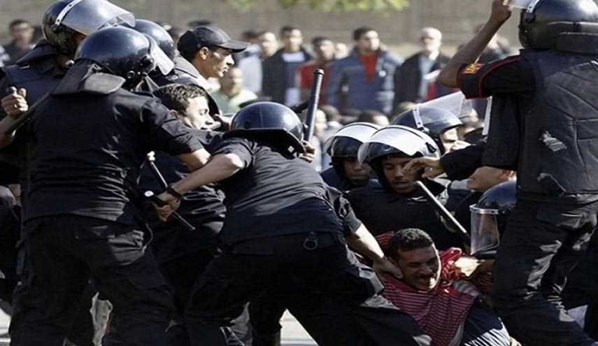مصر... النيابة تحقق مع 10 رجال شرطة في قضية مقتل سجين