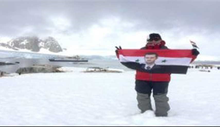 بالصور.. أول سوري يرفع علم بلاده فوق القطب الجنوبي