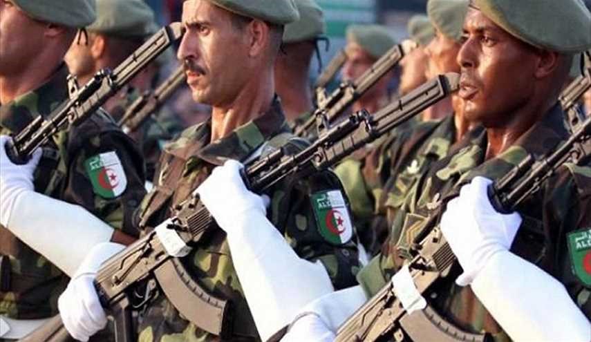 الجيش الجزائري يعتقل إرهابيا اجنبيا