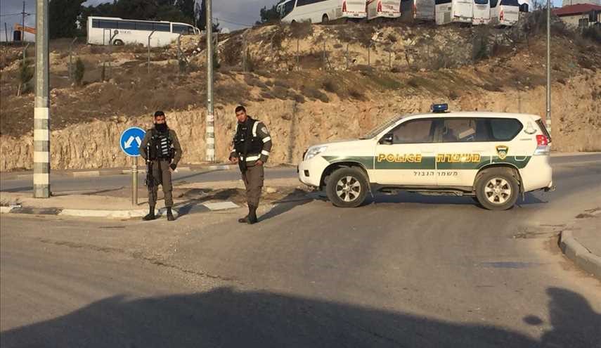 قوات الاحتلال تغلق حاجز قلنديا وتعتقل فلسطينية