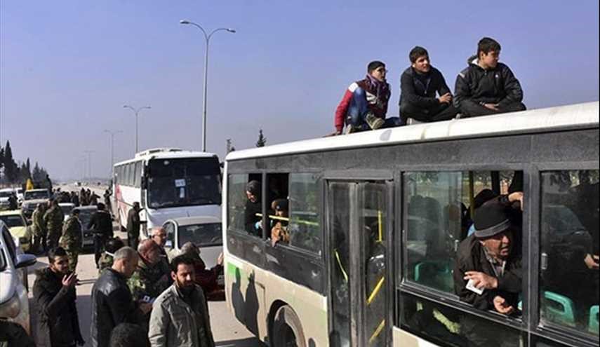Hundreds of Civilians Leave Besieged Towns in Idlib for Aleppo City