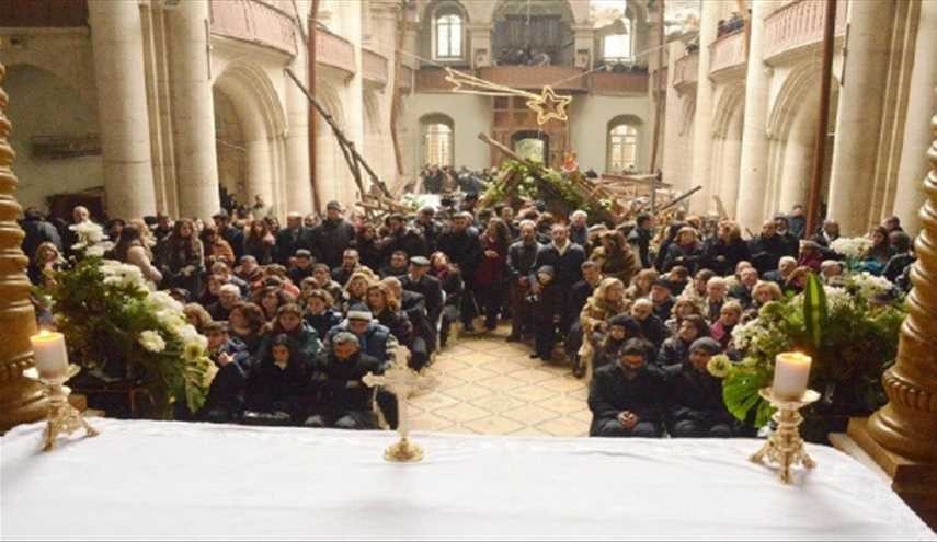 تصاویر؛ جشن مسیحیان حلب در کلیسای نیمه مخروبه