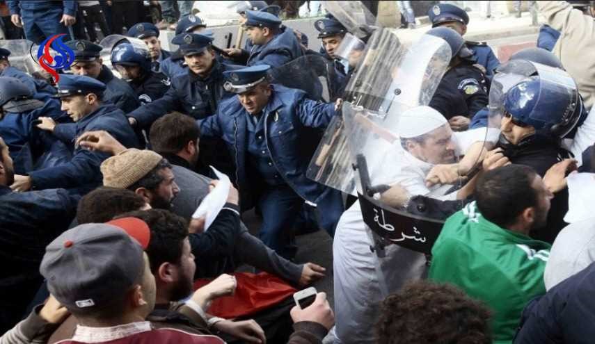تجدد الاحتجاجات بالجزائر والحكومة تتوعد المتظاهرين