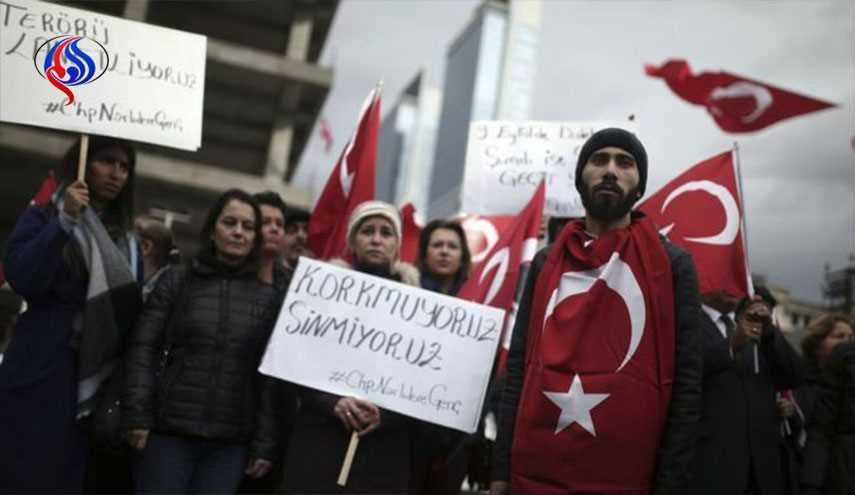السلطات التركية تطرد 6 آلاف شخص آخرين من وظائفهم