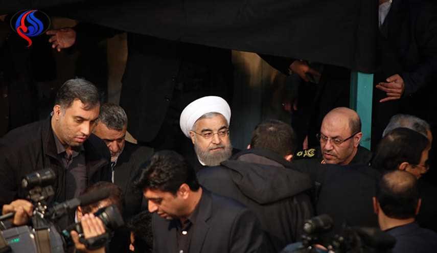 الرئيس روحاني يلقي النظرة الاخيرة على آية الله هاشمي رفسنجاني