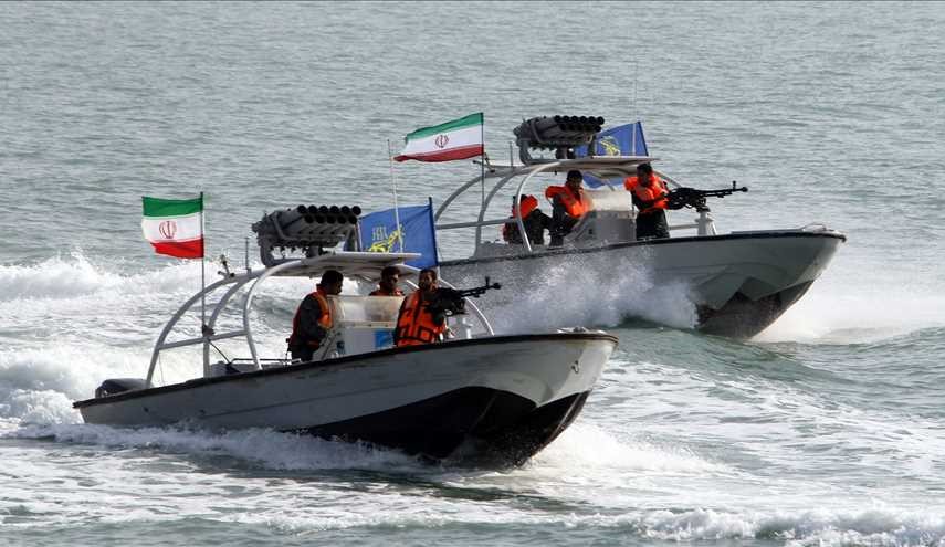 البحرية الاميركية تقول أنها أطلقت طلقات تحذيرية باتجاه زوارق ايرانية