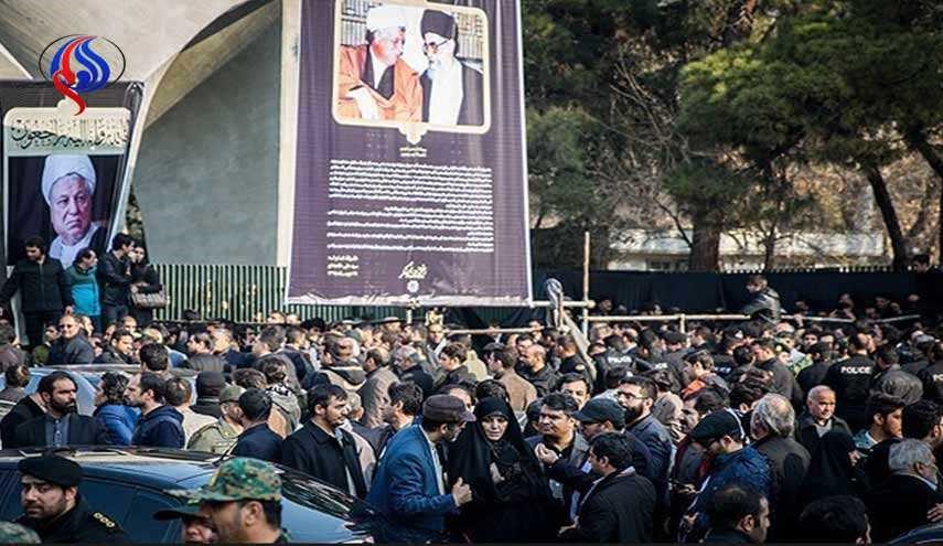 بالصور.. المسؤولون الايرانيون والضيوف الاجانب في تشييع جثمان آية الله رفسنجاني