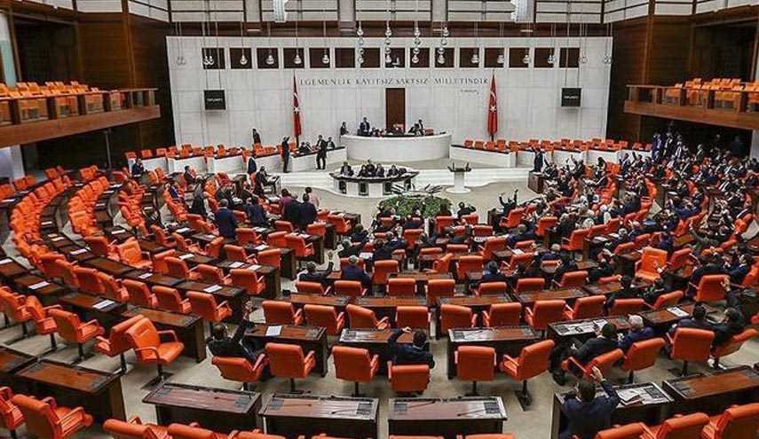 البرلمان التركي يوافق على مشروع تعزيز صلاحيات الرئيس