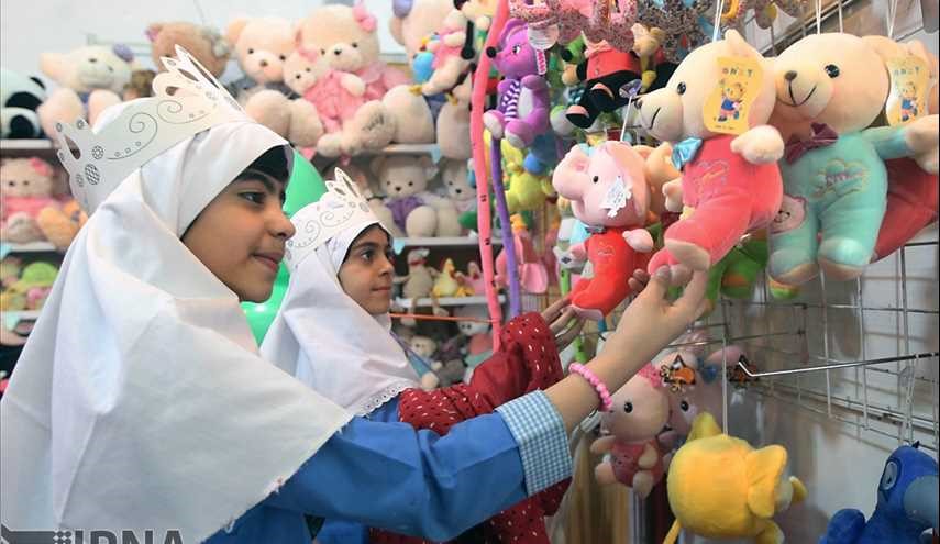 افتتاح الدورة السادسة لمعرض الدمى وألعاب الأطفال في ايران