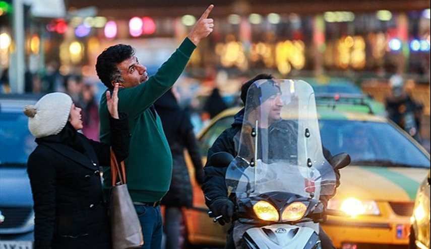 رد فعل المواطنين على إستهداف الدفاعات الجوية أمس لطائرة مسيرة بسماء طهران