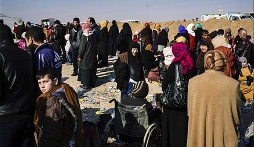 Iraqi Forces Assist Displaced People of Mosul Fleeing ISIL's Violence