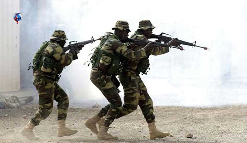 الجيش السنغالي يدخل غامبيا لدعم نقل السلطة