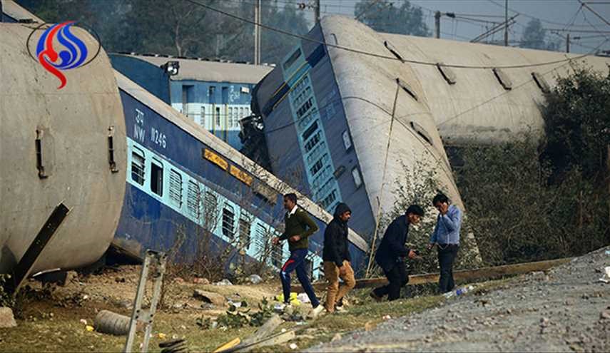 دست‌کم 32 کشته در حادثه خروج قطار از ریل در هند