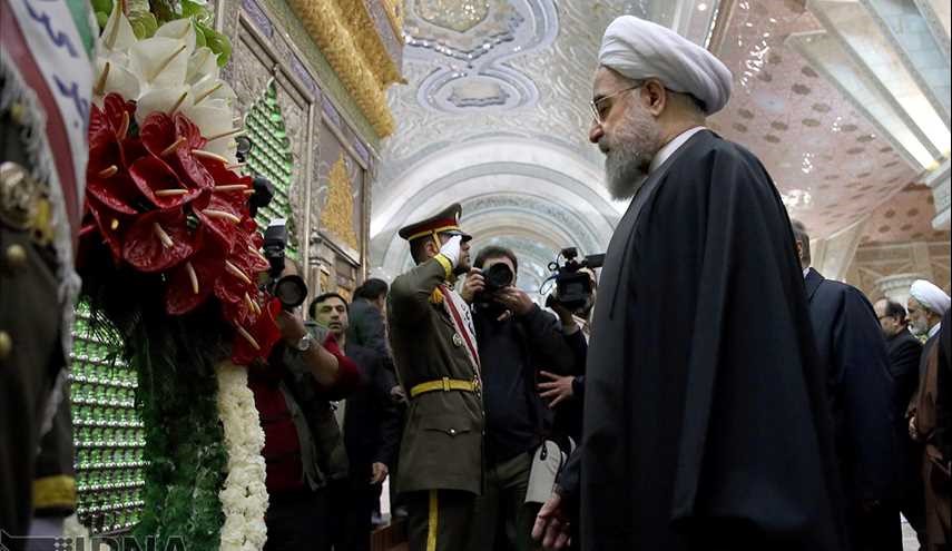 رئیس الجمهوریة ومسؤولو الحکومة یجددون العهد مع مبادئ الامام الخمینی الراحل(رض)