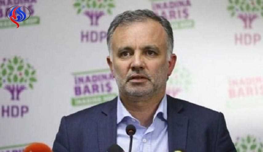 تركيا... اعتقال نائبين عن حزب موال للأكراد أحدهما المتحدث باسمه