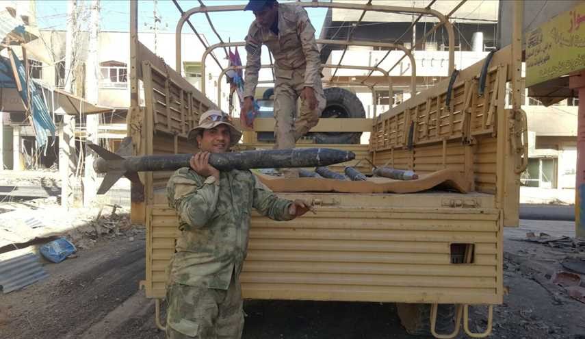 بالصور..وحدات الهندسة بالقوات العراقية تفكك العبوات الناسفة 
والسيارات المفخخة 
في الموصل