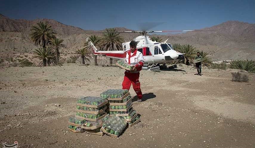 IRCS Workers Provide Humanitarian Aid for Flood-Hit Areas in Southern Iran