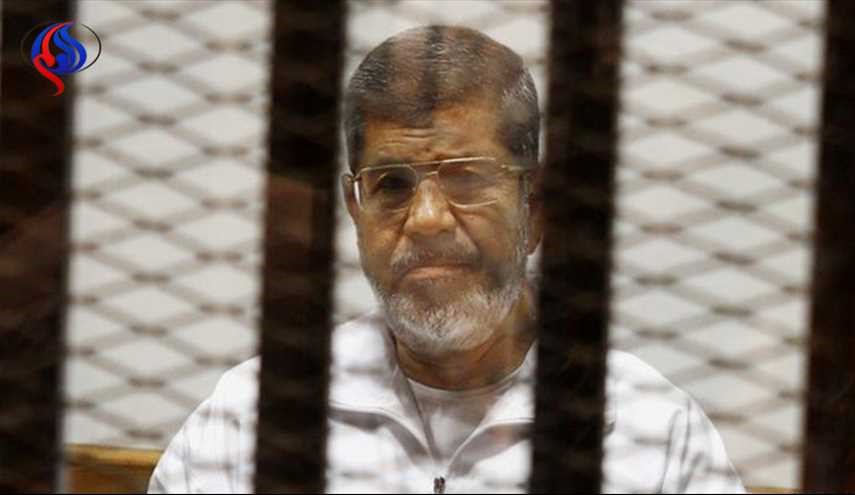 النيابة المصرية تجدد اتهام مرسي بالتخابر مع 
