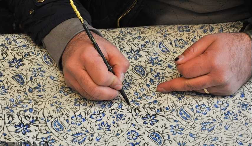 هنر«قلمکاری» روی پارچه در اصفهان| تصاویر