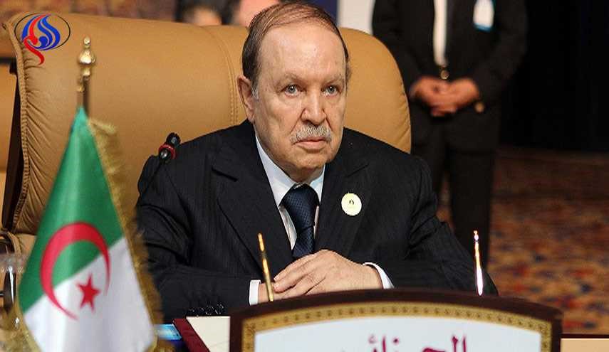 الرئيس الجزائري يرد على شائعات وفاته باستئناف نشاطه