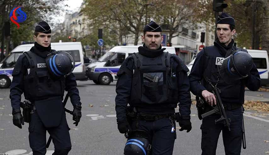 من هو الرجل الذي أطلق النار على الشرطة في شمال باريس؟