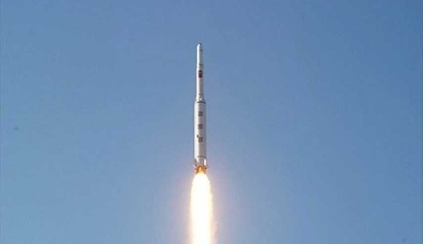 كوريا الشمالية تختبر محركا صاروخيا جديدا عالي الدفع