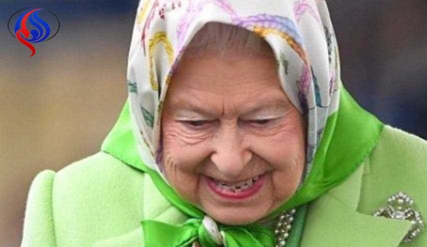 ملكة بريطانيا ترتدي الحجاب.. لماذا تحظرونه على المسلمات؟