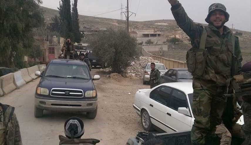 بالصور ...الجيش السوري يحرر بلدة 