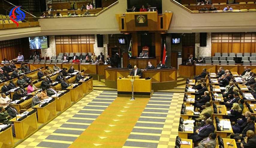برلمان جنوب أفريقيا يدرس حجب الثقة عن الرئيس