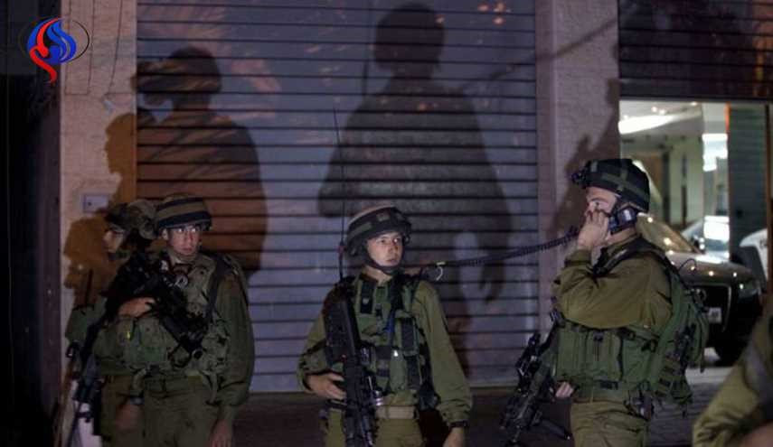 الاحتلال يقمع تظاهرة الفلسطينيين في محيط سجن عوفر وإصابة العشرات