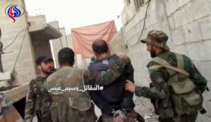 بالصور: الجيش السوري يأسر عدداً من المسلحين في القابون
