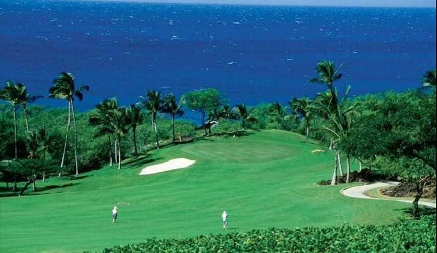 ملاعب الغولف في جزيرة هاواي المطلة على المحيط