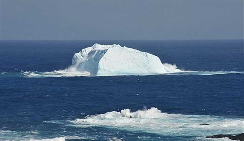 الإمارات تجر الجبال الجليدية من القطب الجنوبي!