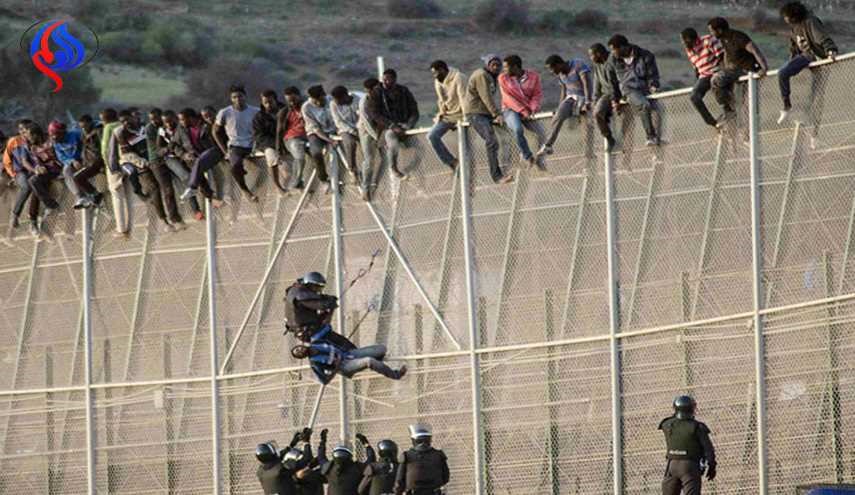 حوالى مئة مهاجر يجتازون السياج الحدودي بين المغرب واسبانيا