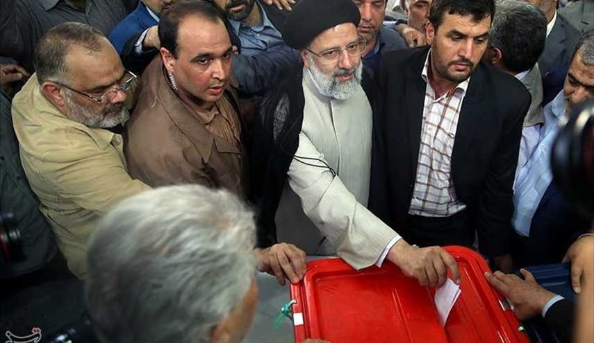 حضور سیدابراهیم رئیسی در پای صندوق رای | تصاویر