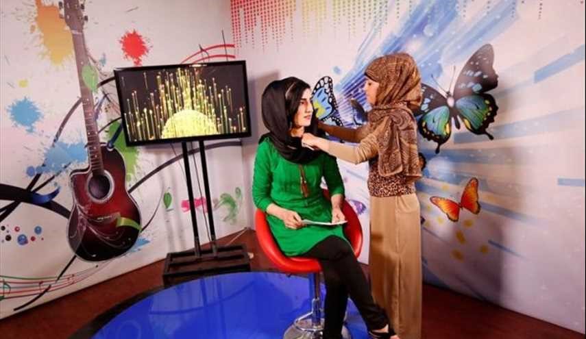 الأفغانيات يكسرن التقاليد بتدشين أول قناة تلفزيونية نسائية