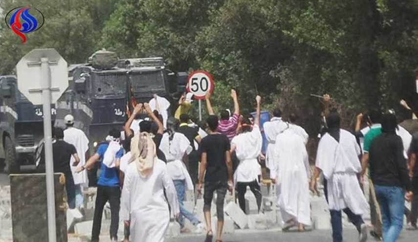 استشهاد 5 متظاهرين خلال اقتحام الامن البحريني بلدة الدراز