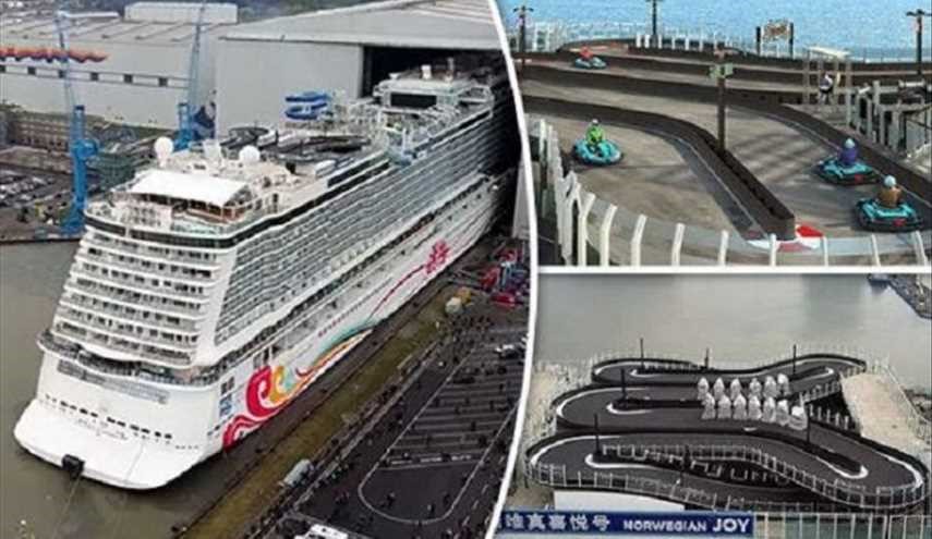 اول سفينة سياحية في العالم على متنها مضمار لسباق السيارات