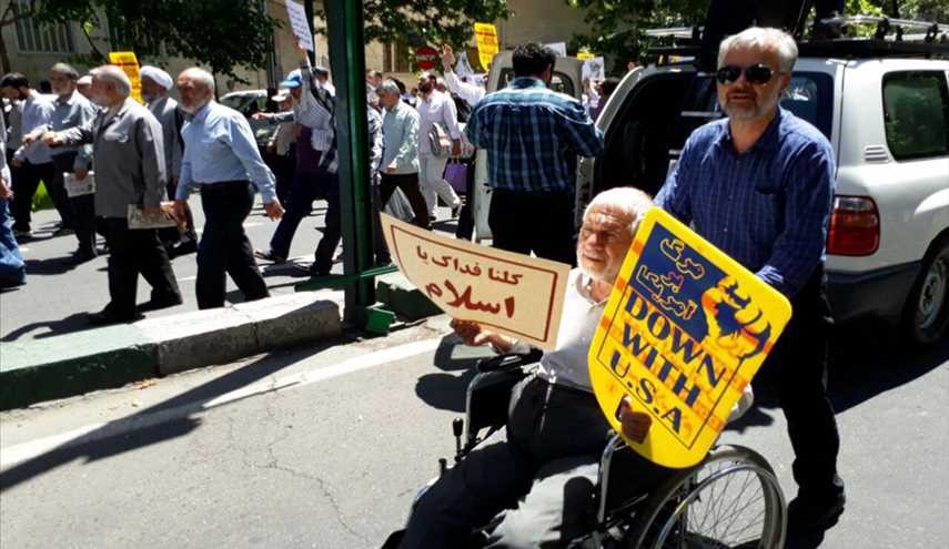 بالصور.. صلاة الجمعة في طهران