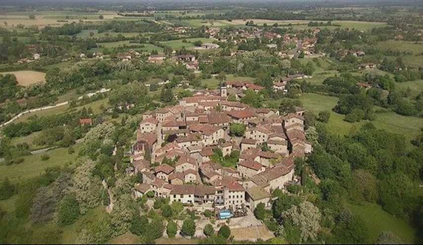 قرية بيروج في فرنسا، ميراث من العصور الوسطى
