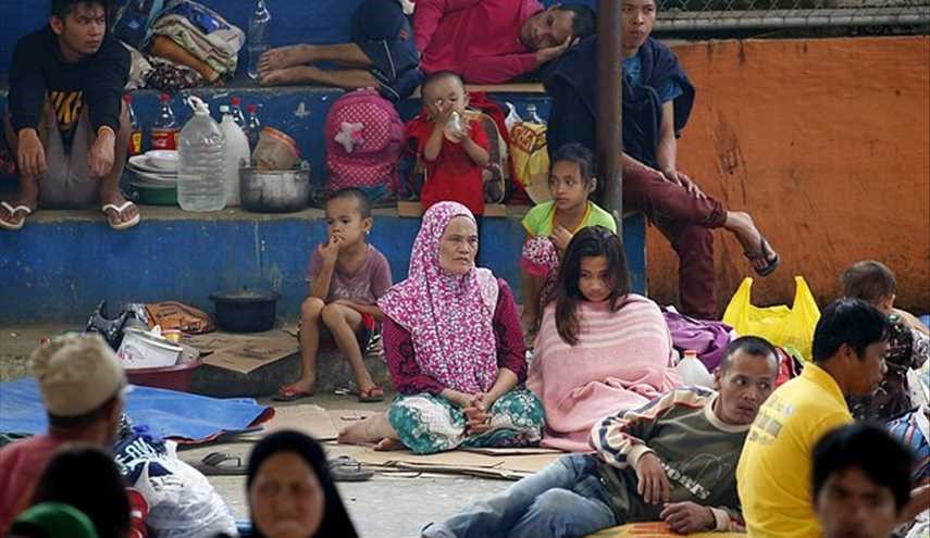 Philippines pounds ISIS-linked militants; civilians found shot dead
