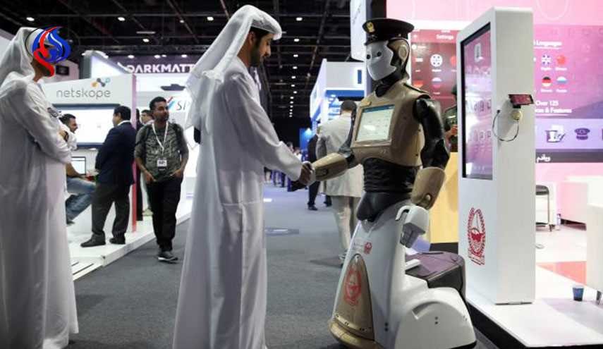 یک ربات‌پلیس در دبی کشیک می‌دهد! +عکس