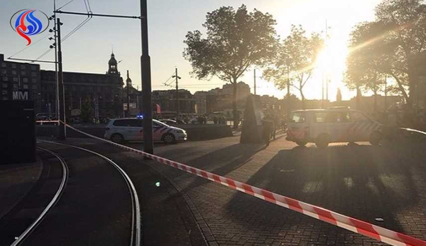 هولندا... سيارة تصيب خمسة من المارة قرب محطة في أمستردام