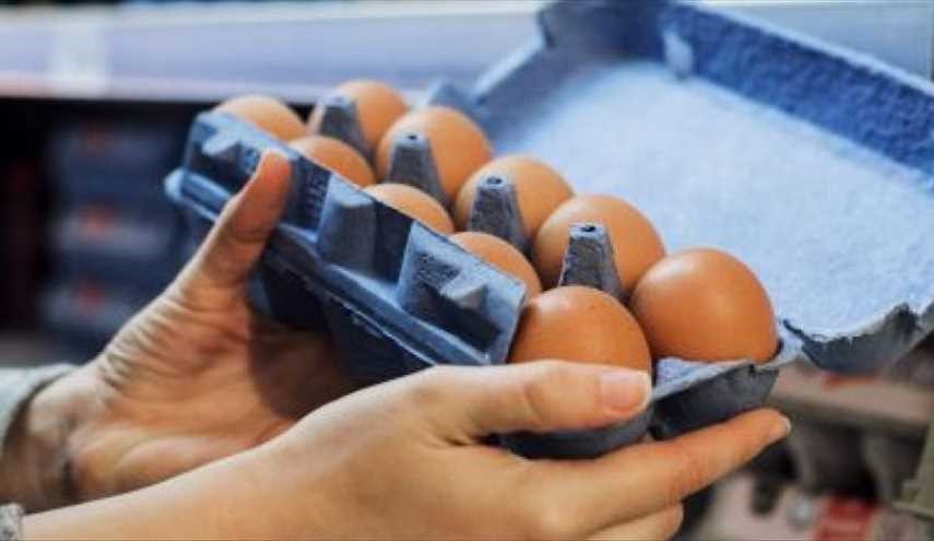 لماذا لا يوضع البيض في البرادات بالمتاجر.. هذا الشرط الوحيد لوضعه في الثلاجة؟!