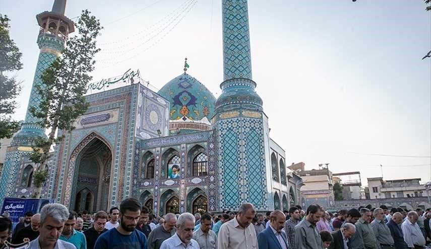 اقامة صلاة عيد الفطر السعيد في مرقد صالح (ابن الامام موسى الكاظم عليه السلام)