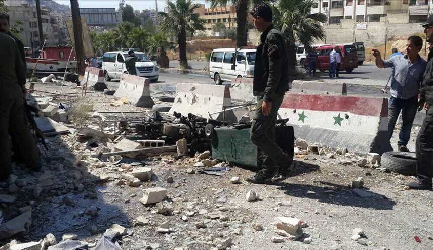 بالصور.. انفجار عبوة ناسفة عند حاجز للجيش السوري في مشروع 