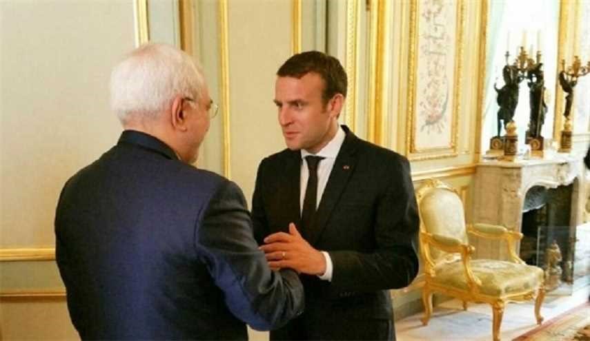 ظريف يلتقي الرئيس الفرنسي